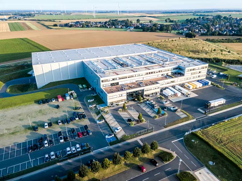 Die api-Zentrale in Baesweiler aus der Luft