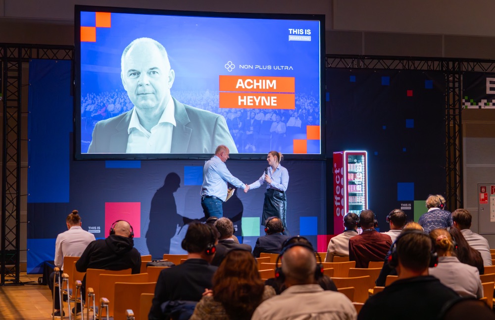 Achim Heyne auf der Bühne bei This is Marketing in Frankfurt